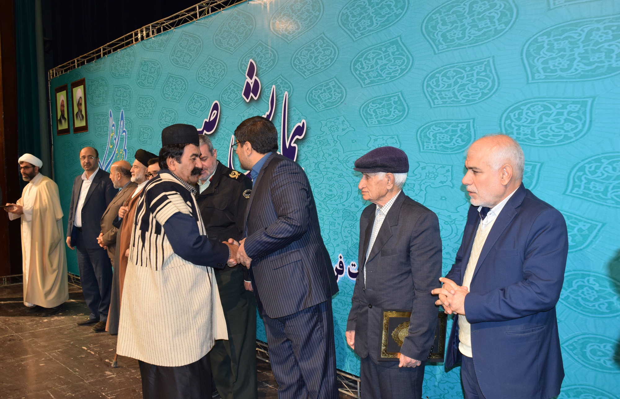 برگزاری همایش &laquo;صبر&raquo; با هدف ترویج صلح، بخشش و رضایت در لرستان + عکس