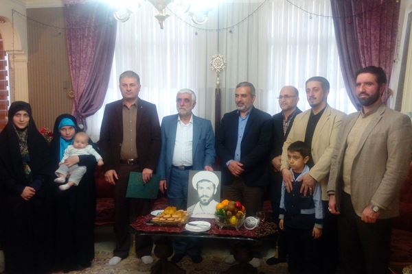 پنجشنبه///عامل به قرآن باشید