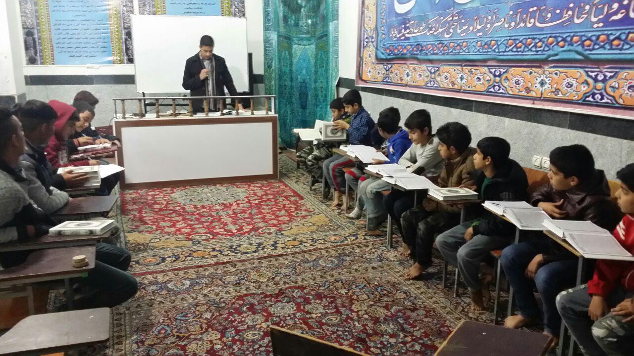 آموزش قرآن در مناطق محروم خرمآباد + عکس آموزش قرآن در مناطق محروم خرمآباد + عکس