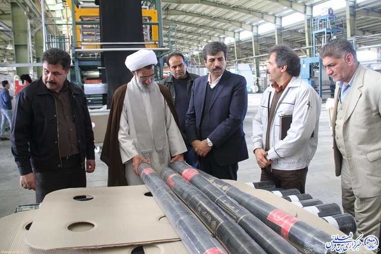 لزوم حمایت جدی مردم و مسئولان از کارخانه چادر مشکی شهرکرد