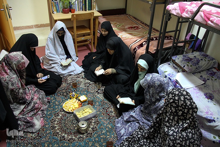 شب&zwnj;نشینی دانشجویی با طعم قرآن