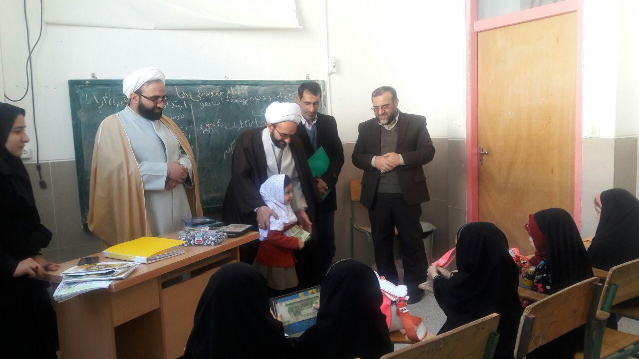 ترویج طرح «خانههای نور» در شهرستان سمیرم ترویج طرح «خانههای نور» در شهرستان سمیرم