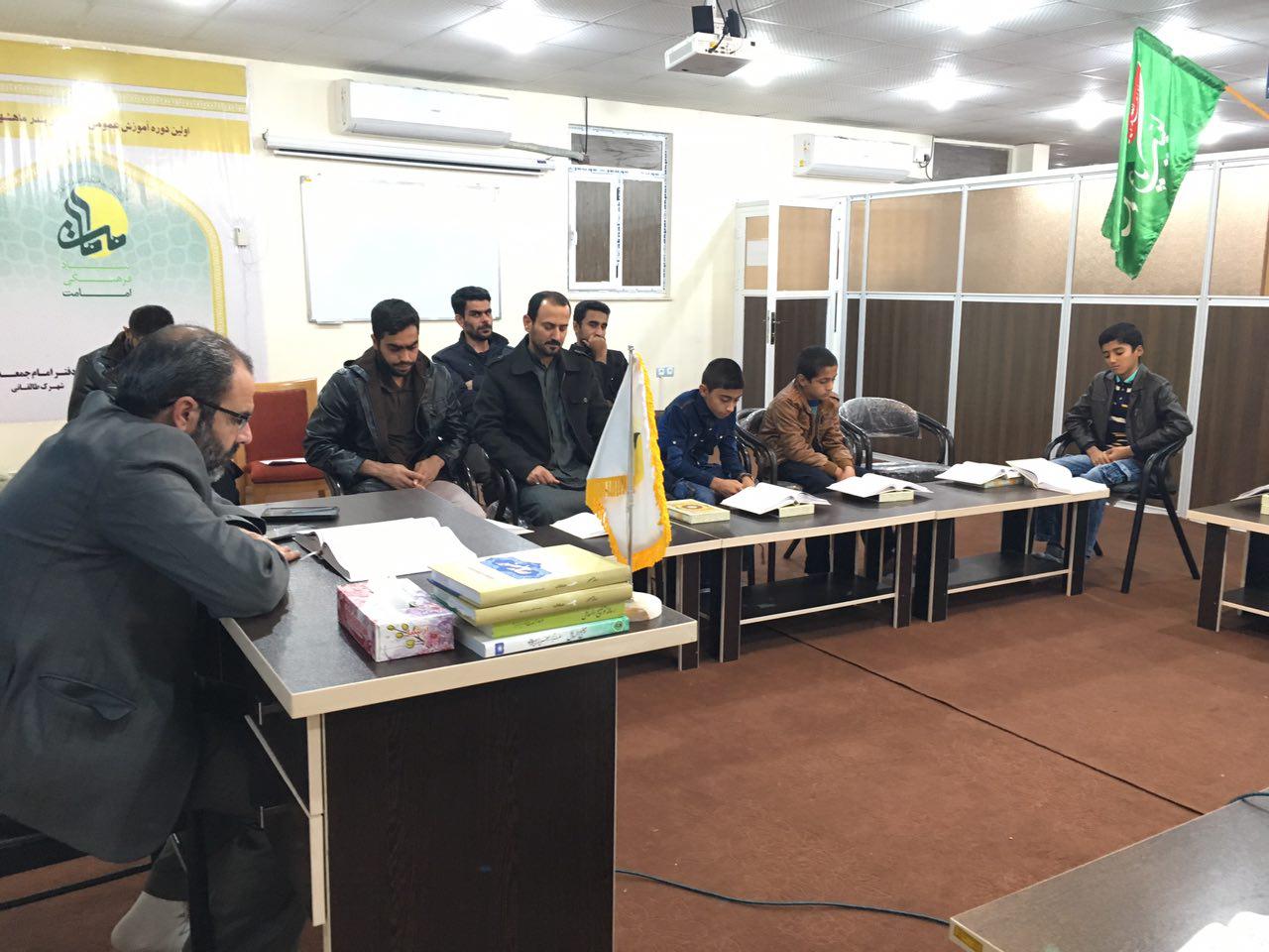 سومین جلسه آموزش صوت و لحن قرآن شهرک طالقانی ماهشهر برگزار شد+عکس