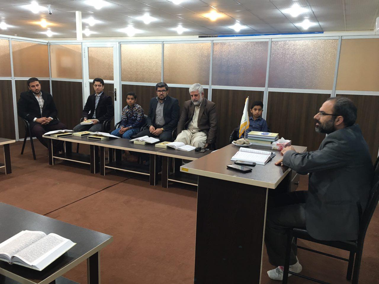 سومین جلسه آموزش صوت و لحن قرآن شهرک طالقانی ماهشهر برگزار شد+عکس