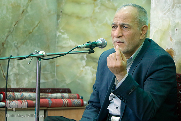 چرا نسل جوان، دین گریز شدند؟/ تکریم استاد توسط «حاج ولی»+صوت و عکس چرا نسل جوان، دین گریز شدند؟/ تکریم استاد توسط «حاج ولی»+صوت و عکس