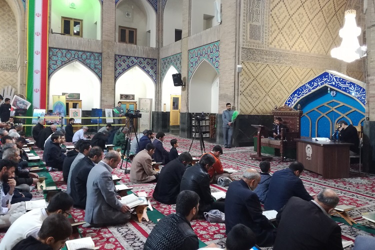 برگزاری محفل قرآنی و نمایشگاه 9دی در حرم رضوی
