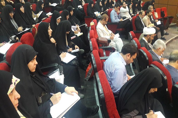 تدریس مربیان دوره تربیت مربی نهج‌البلاغه در مناطق مختلف تهران / اختتامیه پنج بهمن + عکس