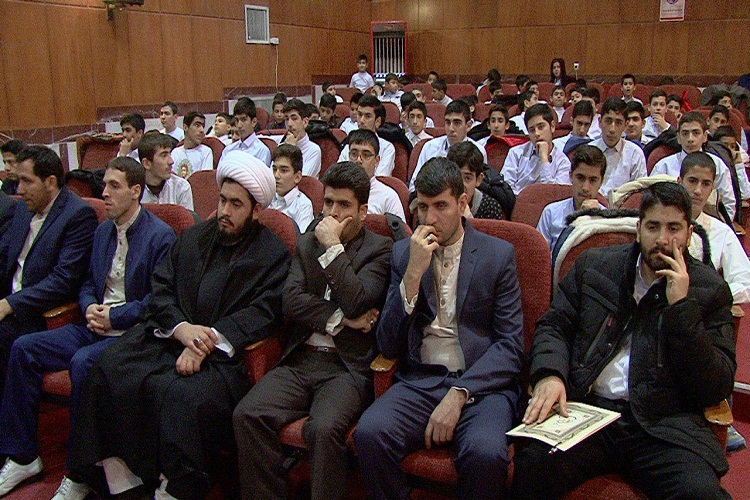 انس با قرآن انسان را به درجات عالی می&zwnj;رساند