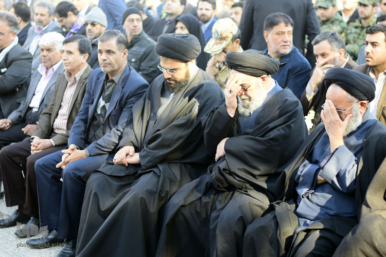 برگزاری برنامه ی 12 بهمن در گلستان شهدا با حضور استاندار شهردار و امام جمعه اصفهان همراه با رژه ی تاکسی ها