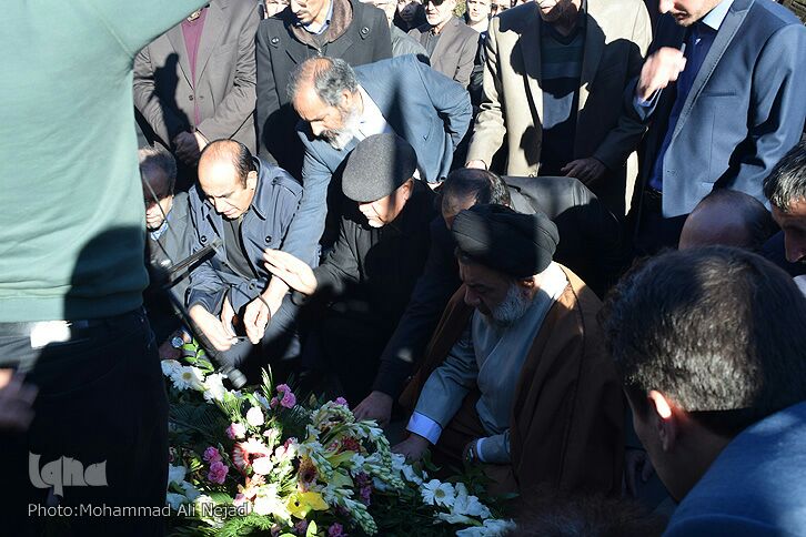 گزارش تصویری مراسم تشییع پیکر استاد ایرج کاظمی گزارش تصویری مراسم تشییع پیکر استاد ایرج کاظمی