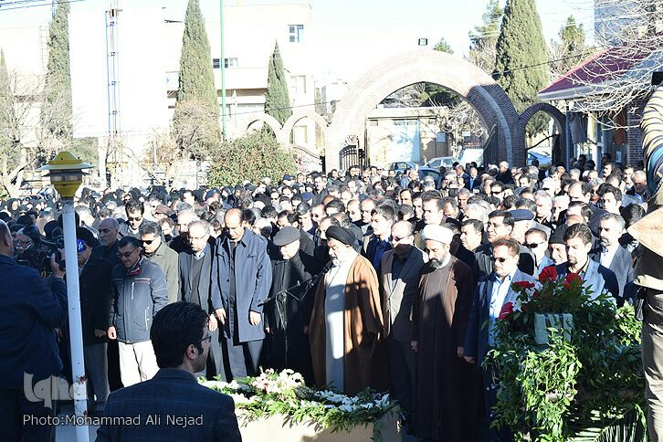 گزارش تصویری مراسم تشییع پیکر استاد ایرج کاظمی گزارش تصویری مراسم تشییع پیکر استاد ایرج کاظمی