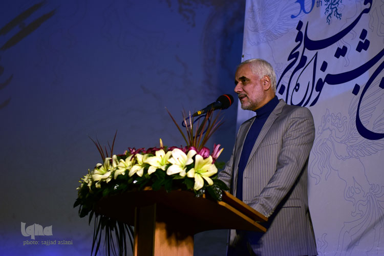 افتتاحیه ی جشنواره ی فیلم فجر در ساعت 7 بعد از ظهر و با حضور هنرمندان در سینما فلسطین برگزار شد