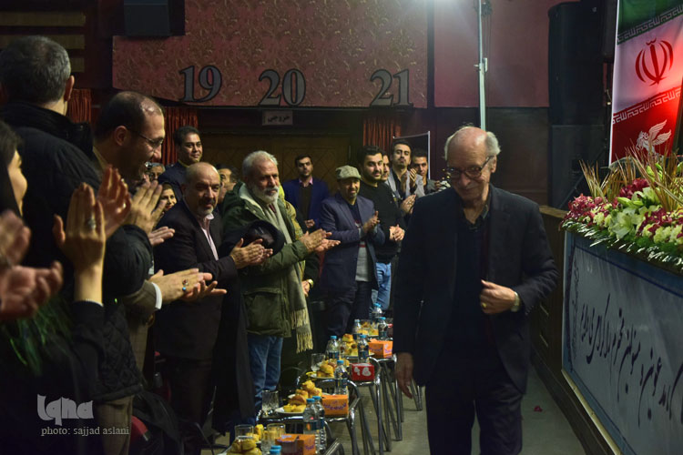 افتتاحیه ی جشنواره ی فیلم فجر در ساعت 7 بعد از ظهر و با حضور هنرمندان در سینما فلسطین برگزار شد