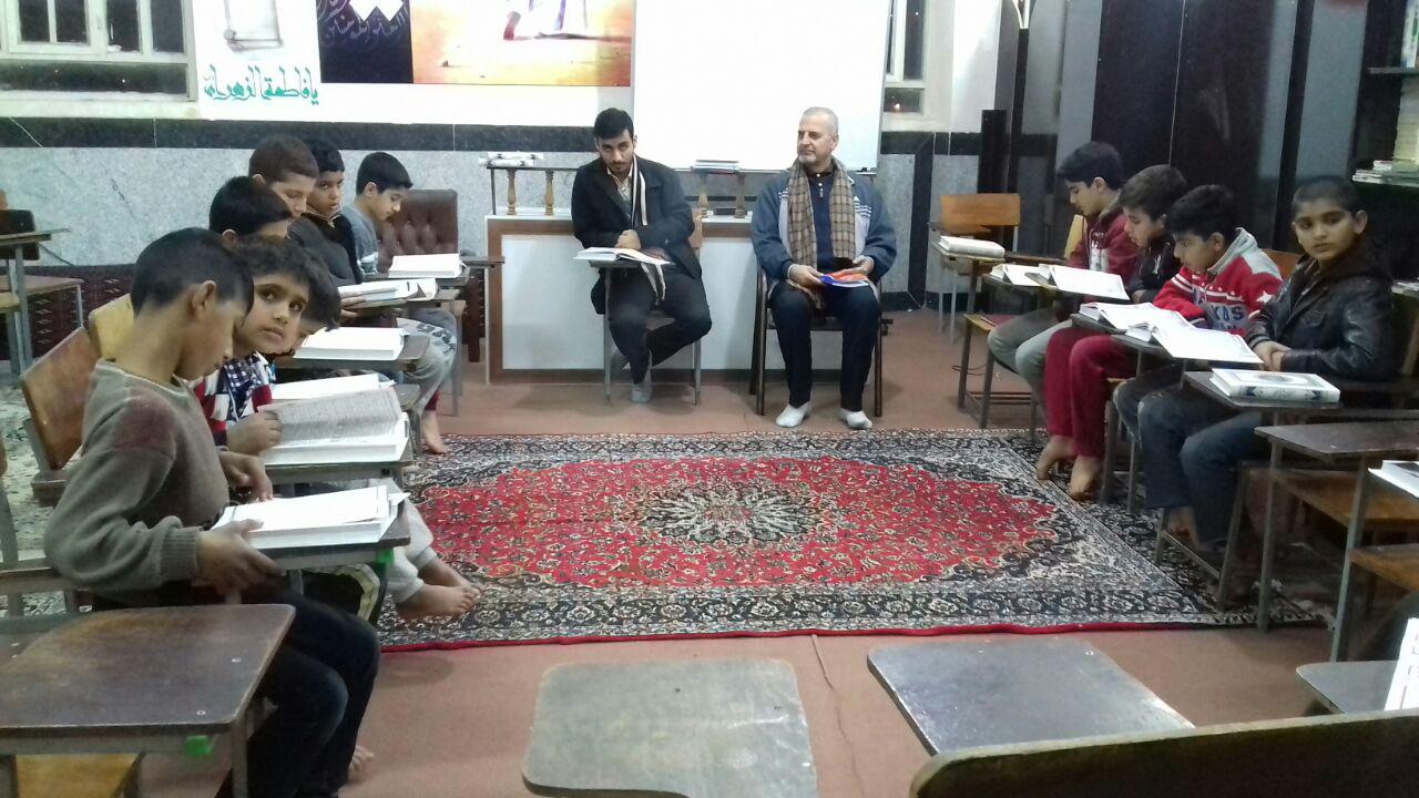 گزارش تصویری آموزش قرآن در مناطق محروم خرمآباد گزارش تصویری آموزش قرآن در مناطق محروم خرمآباد