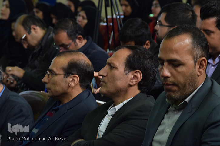 گزارش تصویری نواخته شدن «زنگ انقلاب» در خرمآباد گزارش تصویری نواخته شدن «زنگ انقلاب» در خرمآباد
