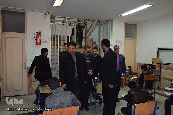 بازدید مدیرکل آموزش و پرورش از روند برگزاری مسابقات قرآن دانش&lrm;آموزی