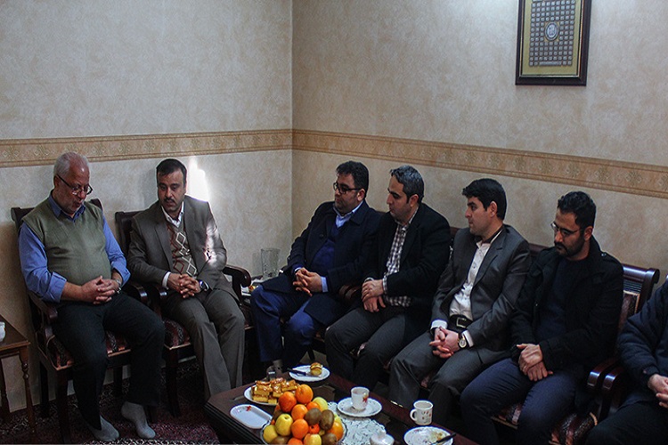 جهادگران جهاددانشگاهی زنجان به دیدار خانواده دو شهید دانشجو رفتند