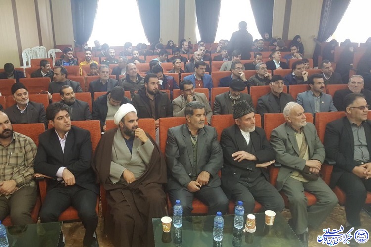 فعالان قرآنی شهرستان کنگاور تجلیل شدند