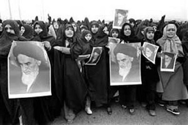 انقلاب اسلامی در شکل گیری، پیروزی و بقای خود مرهون زنان است انقلاب اسلامی در شکل گیری، پیروزی و بقای خود مرهون زنان است