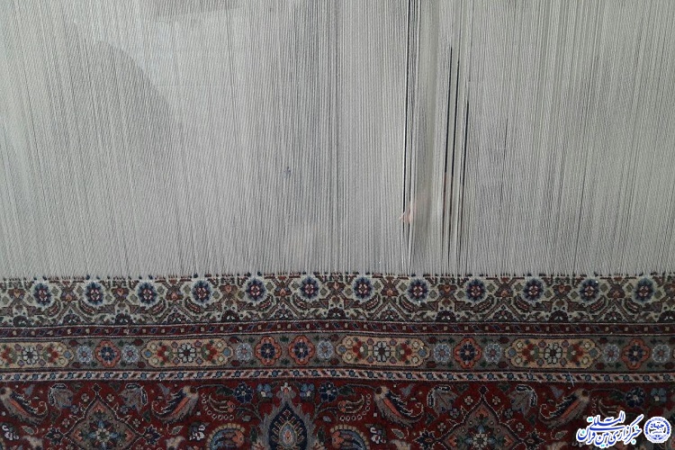اشکهای وصال بر گره گره قالی عتبات تنیده میشود اشکهای وصال بر گره گره قالی عتبات تنیده میشود