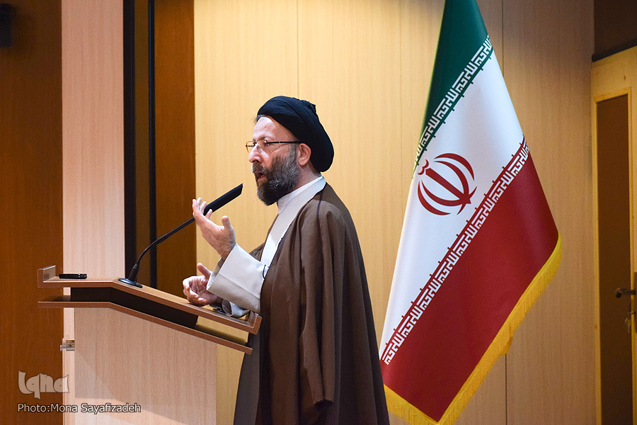 جوانان، نیازمند معیارهای دفاع از انقلاب اسلامی هستند