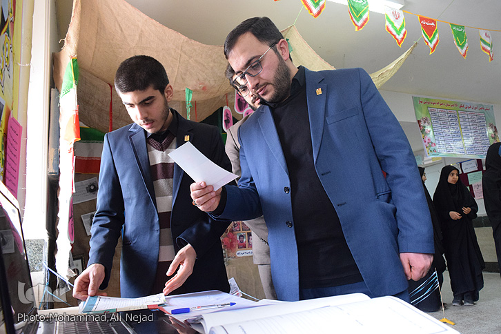 بازدید دبیرکل اتحادیه انجمن&zwnj;های اسلامی دانش&zwnj;آموزی از نمایشگاه مدرسه نمونه دولتی بهار