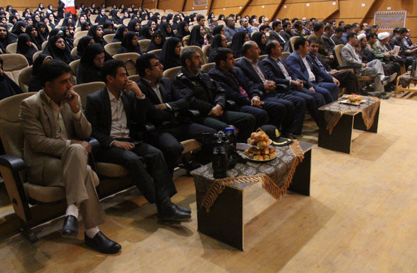 برگزاری همایش تجلیل از &laquo;بانوان فاطمی و انقلابی&raquo; در کوهدشت