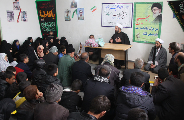 برگزاری &laquo;جشن انقلاب&raquo; در روستای بلوران کوهدشت