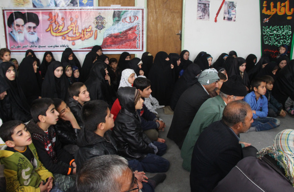 برگزاری &laquo;جشن انقلاب&raquo; در روستای بلوران کوهدشت