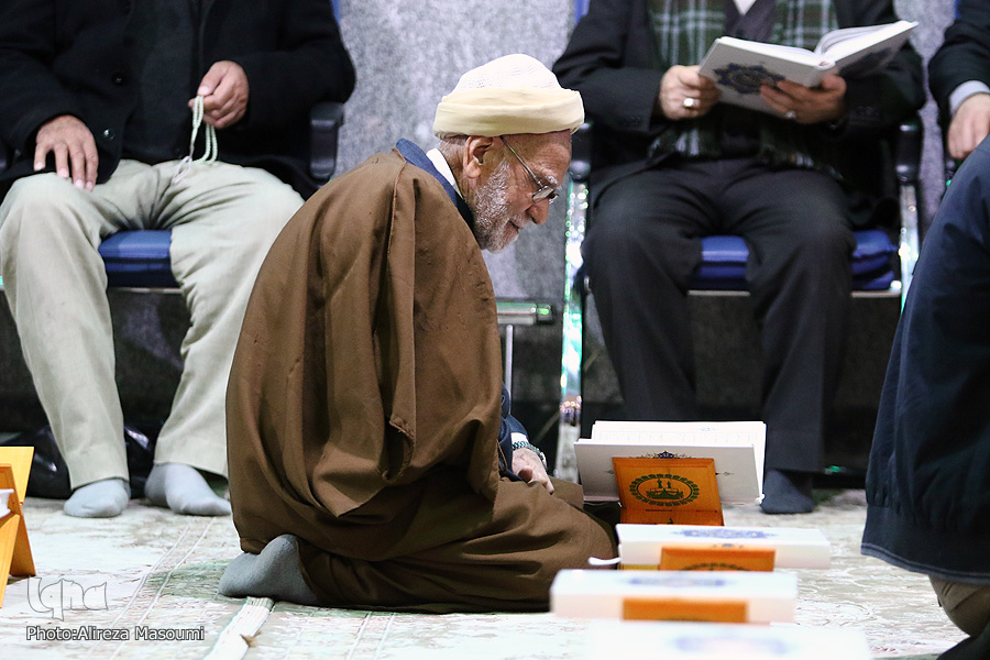تجلیل از پنج دهه فعالیت قرآنی دو پیشکسوت قرآنی مشهد