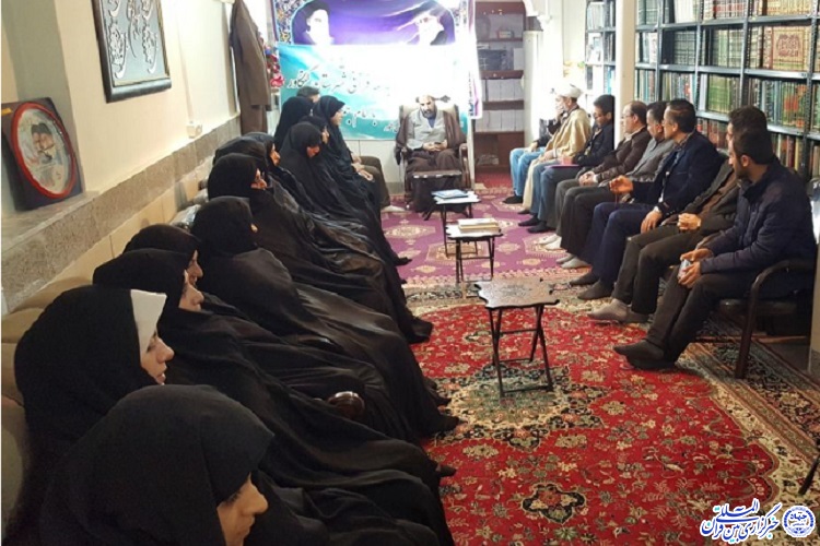 دیدار جامعه قرآنی کنگاور با امام جمعه این شهرستان دیدار جامعه قرآنی کنگاور با امام جمعه این شهرستان