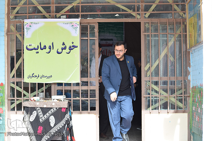 بازدید دبیرکل اتحادیه انجمن&zwnj;های اسلامی از نمایشگاه مدرسه فرهنگیان خرم&zwnj;آباد