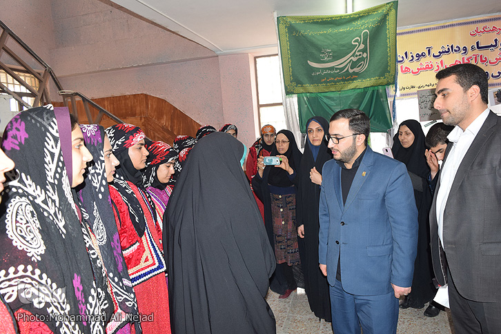بازدید دبیرکل اتحادیه انجمن&zwnj;های اسلامی از نمایشگاه مدرسه فرهنگیان خرم&zwnj;آباد