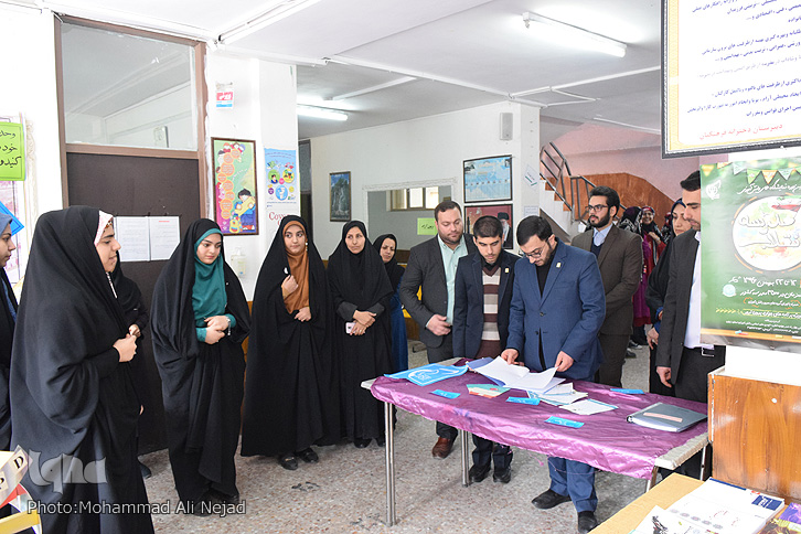 بازدید دبیرکل اتحادیه انجمن&zwnj;های اسلامی از نمایشگاه مدرسه فرهنگیان خرم&zwnj;آباد