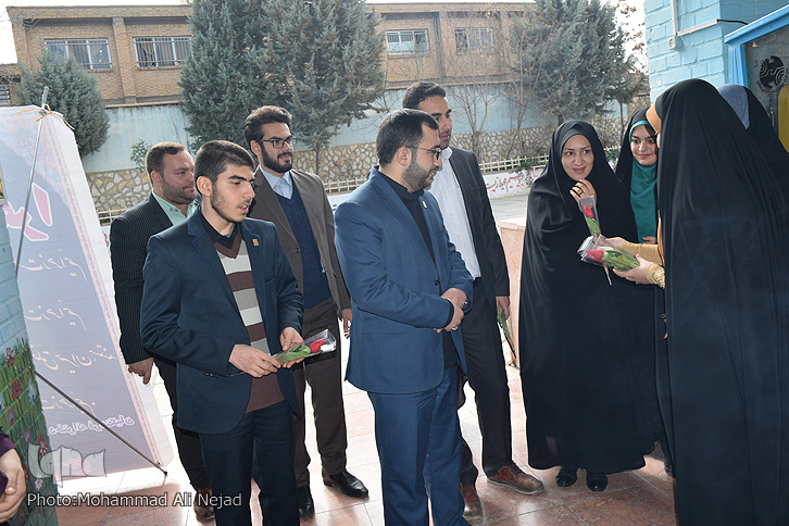 بازدید دبیرکل اتحادیه انجمن&zwnj;های اسلامی از نمایشگاه مدرسه فرهنگیان خرم&zwnj;آباد