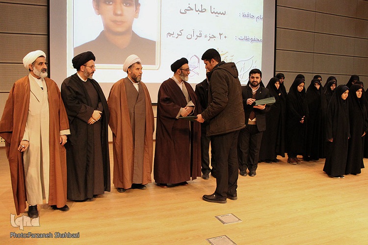 فرهنگ قرآنی در کل جامعه حاکم شود