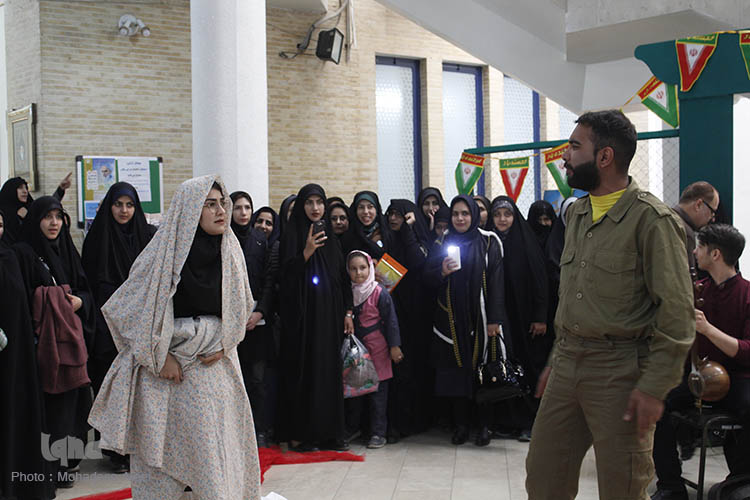 بازدید دانشجویان جهاد دانشگاهی از نگارستان امام خمینی بازدید دانشجویان جهاد دانشگاهی از نگارستان امام خمینی