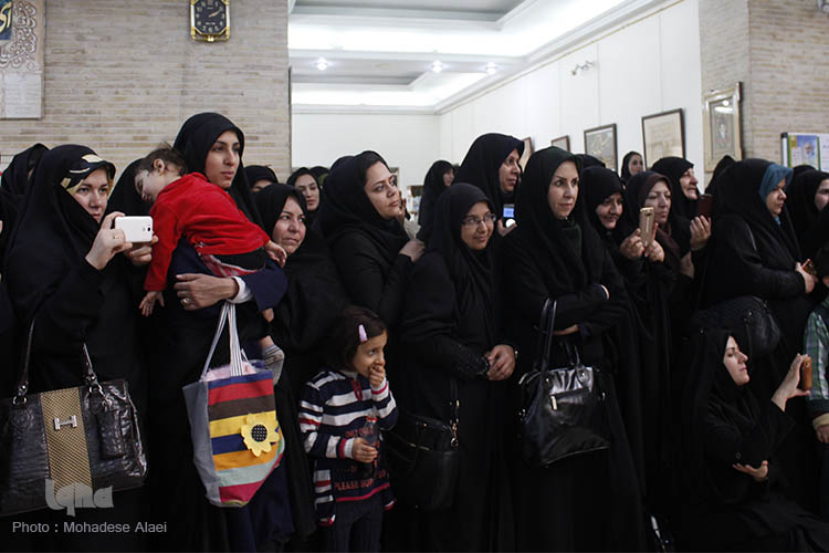 بازدید دانشجویان جهاد دانشگاهی از نگارستان امام خمینی بازدید دانشجویان جهاد دانشگاهی از نگارستان امام خمینی