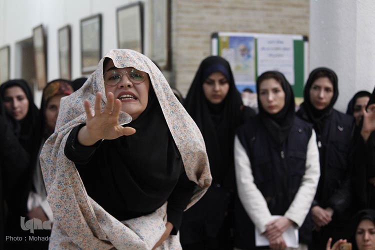 بازدید دانشجویان جهاد دانشگاهی از نگارستان امام خمینی بازدید دانشجویان جهاد دانشگاهی از نگارستان امام خمینی