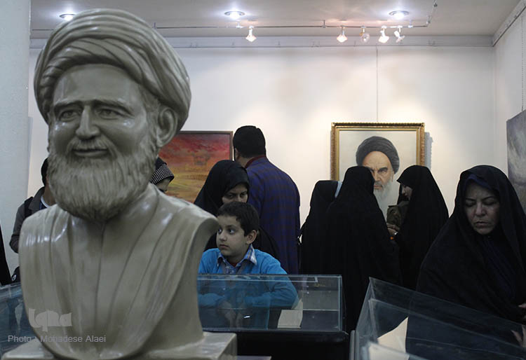 بازدید دانشجویان جهاد دانشگاهی از نگارستان امام خمینی بازدید دانشجویان جهاد دانشگاهی از نگارستان امام خمینی