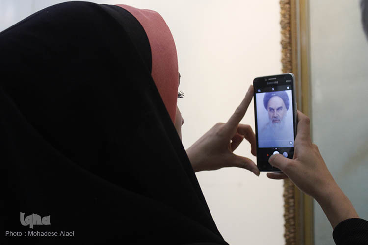 بازدید دانشجویان جهاد دانشگاهی از نگارستان امام خمینی بازدید دانشجویان جهاد دانشگاهی از نگارستان امام خمینی