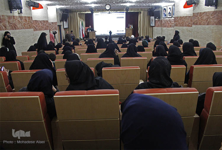 بازدید دانشجویان جهاد دانشگاهی از نگارستان امام خمینی بازدید دانشجویان جهاد دانشگاهی از نگارستان امام خمینی
