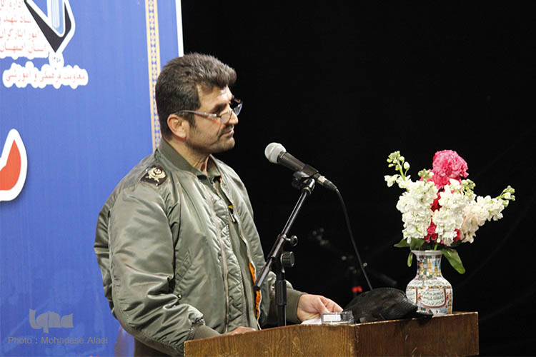 مراسم عطرافشانی و گلباران مزارمطهر شهیدان