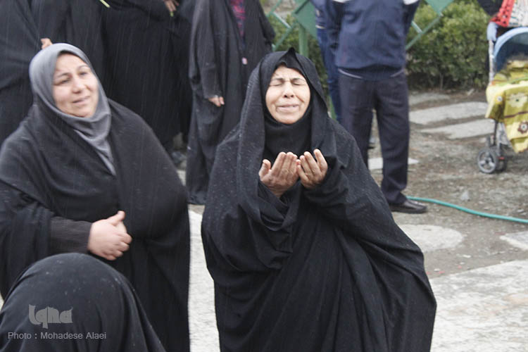 مراسم عطرافشانی و گلباران مزارمطهر شهیدان