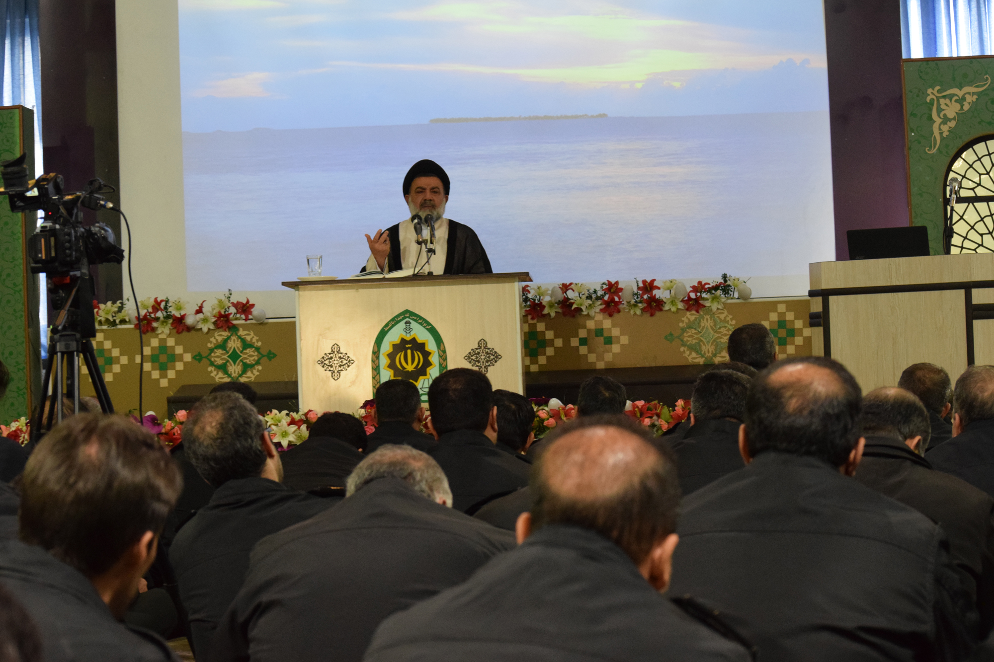 نیروی انتظامی لرستان میزبان برنامه تفسیر قرآن آیتالله میرعمادی نیروی انتظامی لرستان میزبان برنامه تفسیر قرآن آیتالله میرعمادی