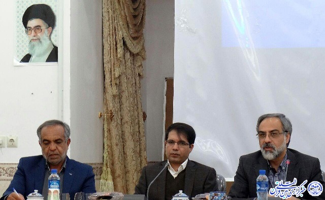گزارش تصویری/ تقدیر از خانواده شهدای شهر بفروئیه میبد گزارش تصویری/ تقدیر از خانواده شهدای شهر بفروئیه میبد