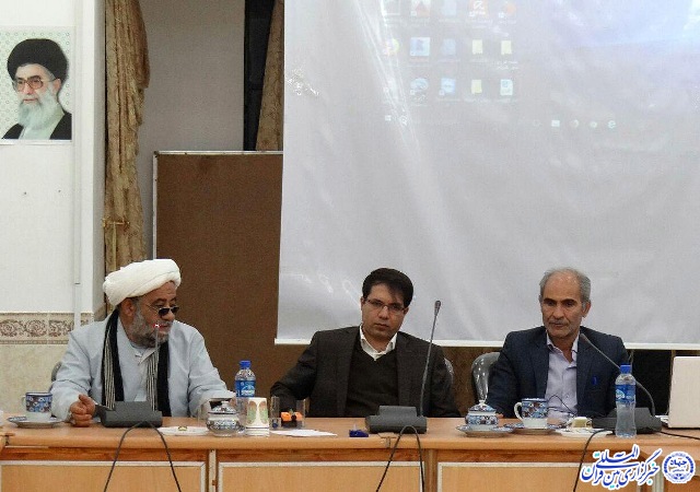 گزارش تصویری/ تقدیر از خانواده شهدای شهر بفروئیه میبد گزارش تصویری/ تقدیر از خانواده شهدای شهر بفروئیه میبد