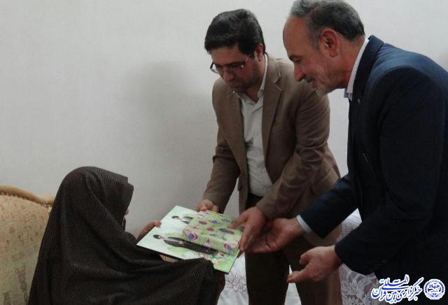 گزارش تصویری/دیدار دانشجویان دانشکده قرآنی میبد با خانواده شهیدرضوانی