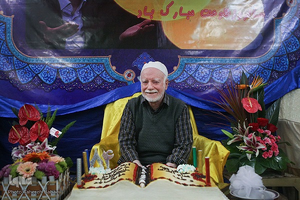 پیشکسوت قرآنی کشور 84 ساله شد/ حضور شاگردان در مراسم جشن تولد «هوشنگ بادپا»