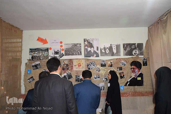 برپایی نمایشگاه «مدرسه انقلاب» در مدرسه الزهرا(س)خرمآباد برپایی نمایشگاه «مدرسه انقلاب» در مدرسه الزهرا(س)خرمآباد